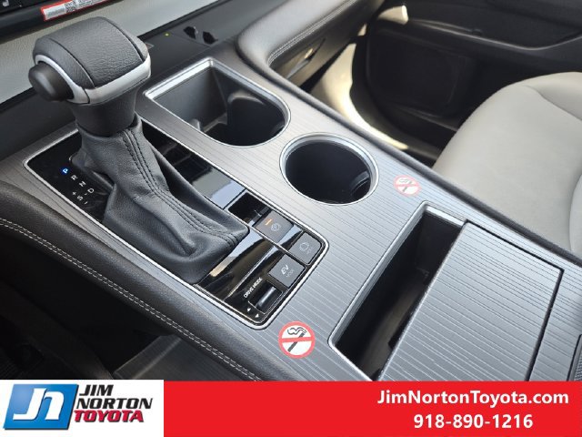 Used 2026 Toyota Sienna XLE FWD image 21