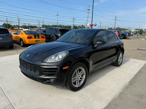 Used 2017 Porsche Macan AWD/4WD image 5
