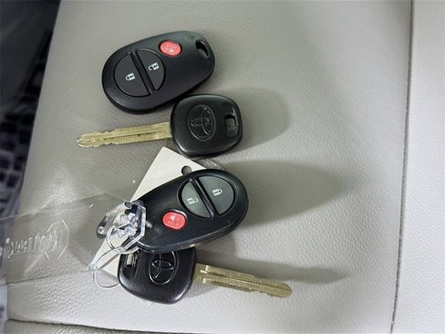 Certified 2020 Toyota Sienna L image 33