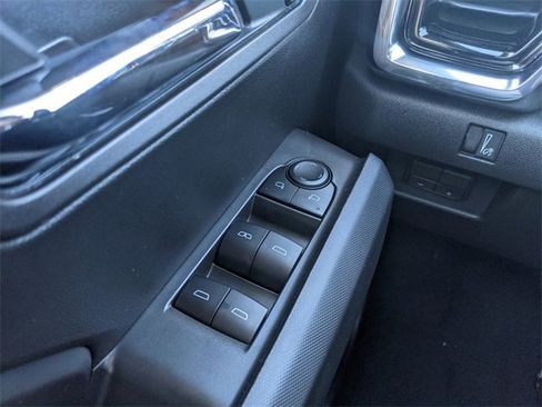 New 2025 GMC Canyon Elevation w/ Convenience Package image 27