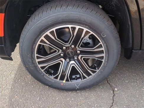 New 2026 Jeep Grand Wagoneer 4WD image 26