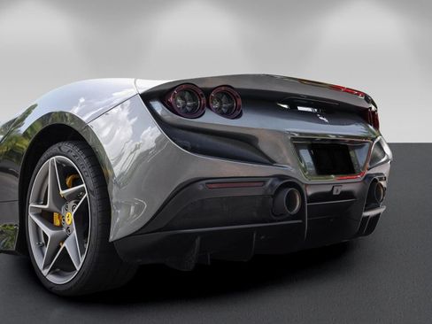 Used 2022 Ferrari F8 Tributo RWD image 17