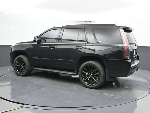 Used 2020 Cadillac Escalade Luxury w/ Escalade Sport Edition AWD/4WD image 9