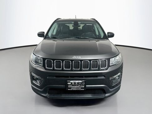Used 2017 Jeep Compass Latitude w/ Popular Equipment Group AWD/4WD image 2