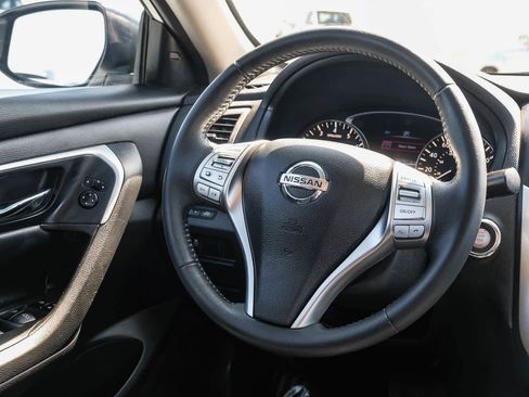 Used 2016 Nissan Altima 2.5 SV w/ Convenience Package FWD image 16