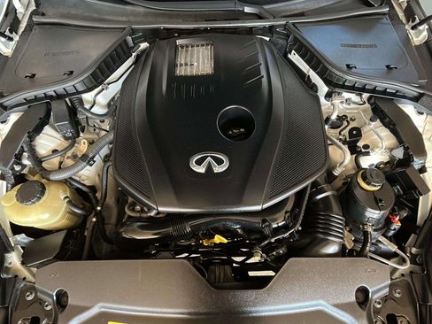 Used 2017 INFINITI Q60 2.0t w/ Moonroof Package image 13