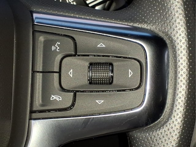 Used 2025 Chevrolet Blazer LT w/ Convenience Package FWD image 26