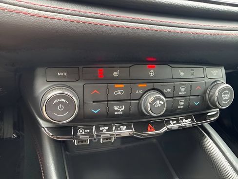 Used 2024 Dodge Durango GT AWD/4WD image 24