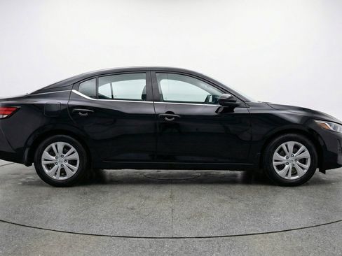 Used 2025 Nissan Sentra S FWD image 9