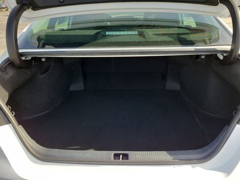 Used 2024 Toyota Camry SE image 8