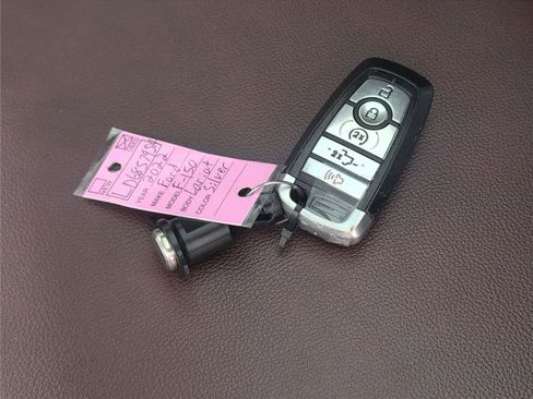 Used 2022 Ford F150 Lariat AWD/4WD image 16