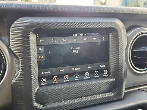 Used 2023 Jeep Wrangler Sport AWD/4WD image 17