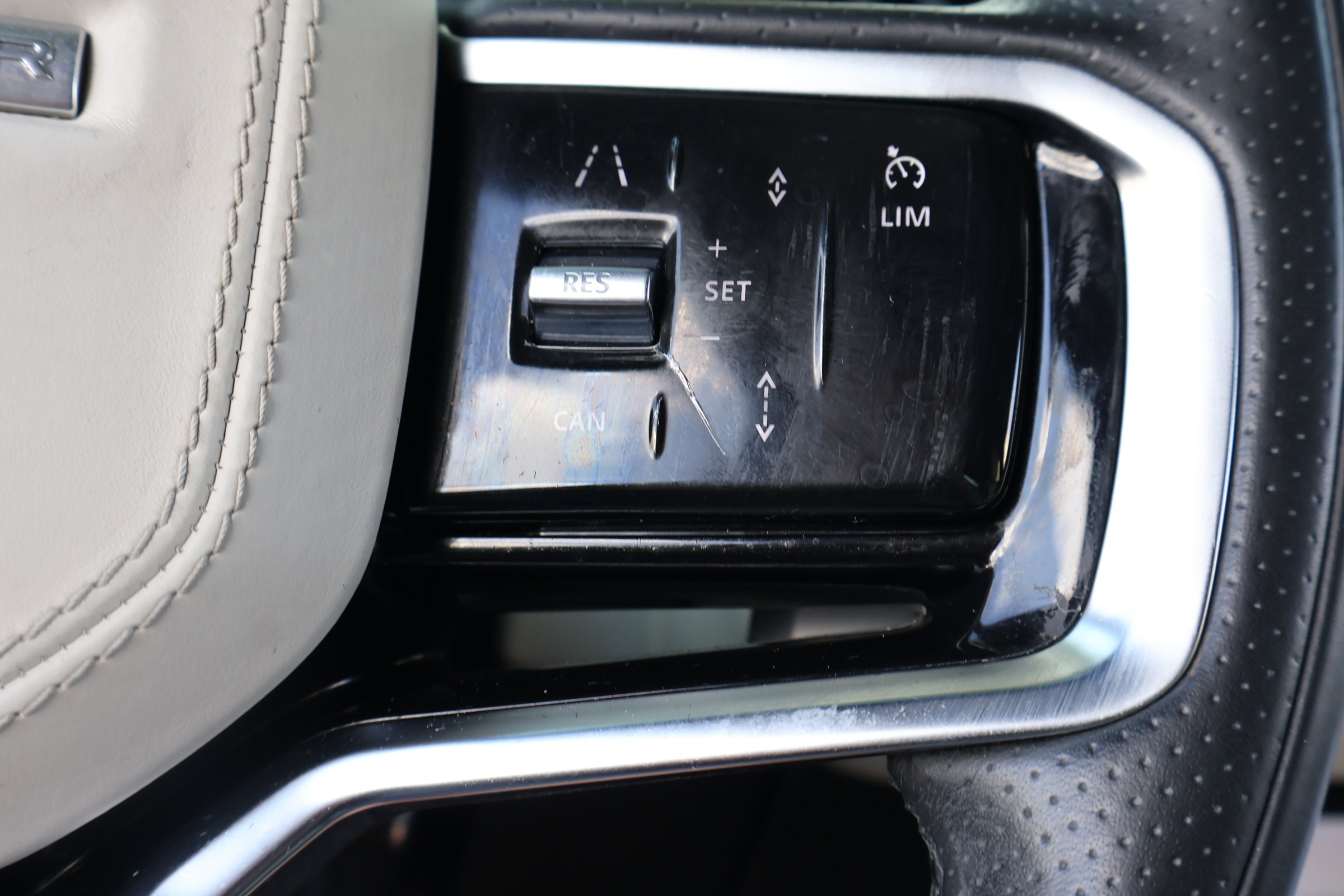 Used 2023 Land Rover Range Rover Velar R-Dynamic S AWD/4WD image 25