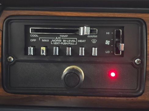 Used 1991 Dodge B2500 image 97