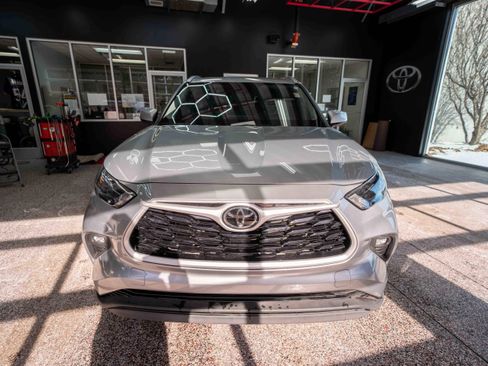 Certified 2022 Toyota Highlander XLE image 7