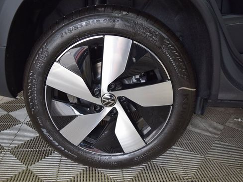 New 2025 Volkswagen Taos S image 13