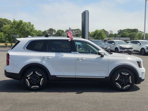 Used 2023 Kia Telluride S AWD/4WD image 3