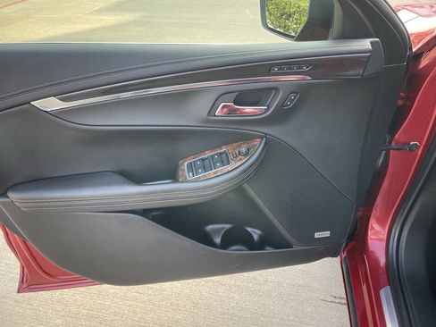 Used 2015 Chevrolet Impala LTZ FWD image 3