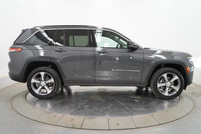 Used 2026 Jeep Grand Cherokee Limited AWD/4WD image 8