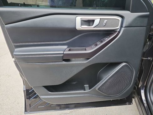 Used 2020 Ford Explorer XLT w/ Equipment Group 202A image 12