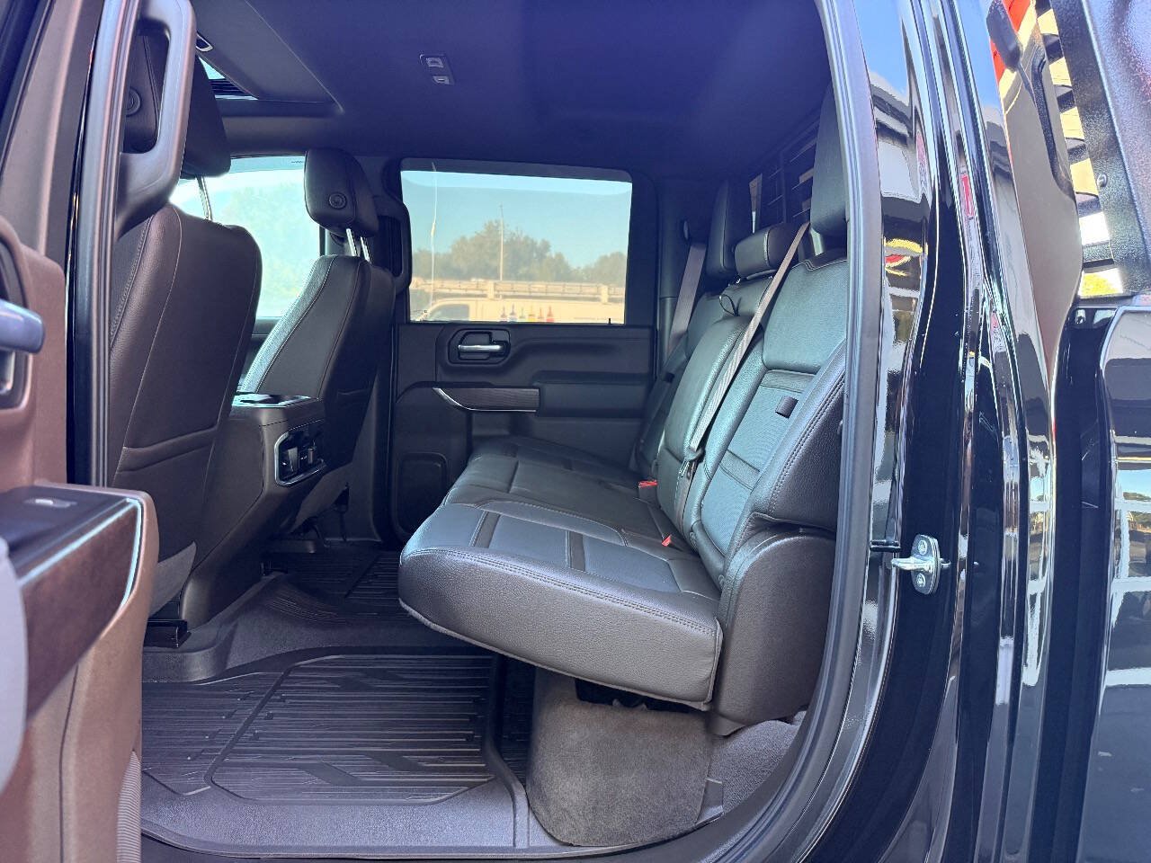 Used 2022 GMC Sierra 3500 Denali w/ Denali Ultimate Package AWD/4WD image 38