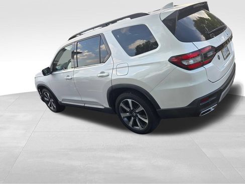 Used 2023 Honda Pilot Touring image 19