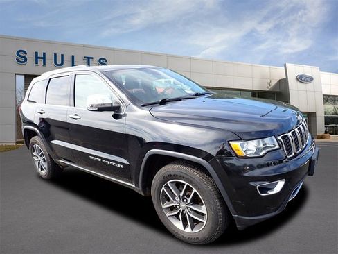 Used 2017 Jeep Grand Cherokee Limited image 3
