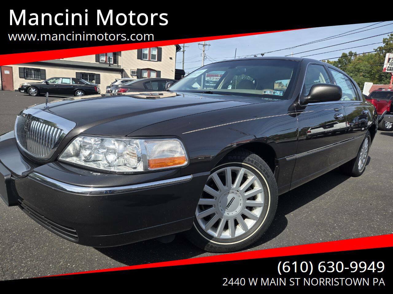 Used 2005 Lincoln Town Car Signature RWD image 1