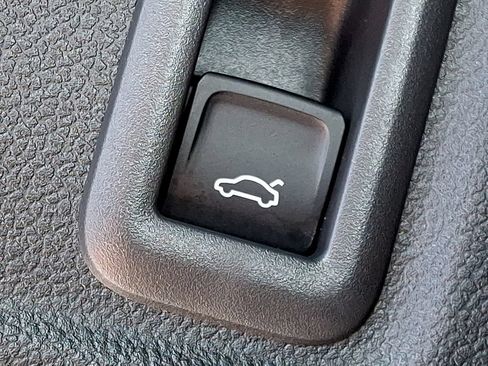 Used 2025 Volkswagen Tiguan SEL R-Line AWD/4WD image 26