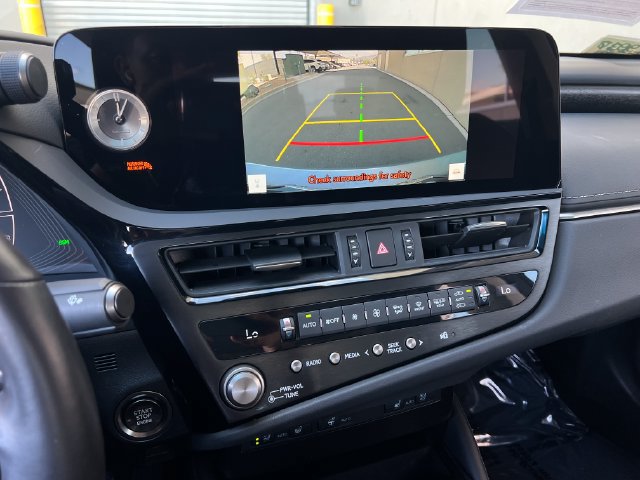 Used 2025 Lexus ES 350 w/ Premium Package FWD image 24