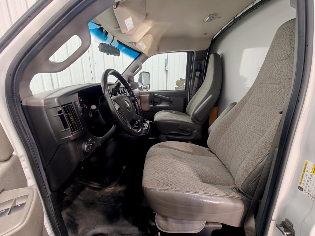 Used 2022 Chevrolet Express 3500 w/ Power Convenience Package RWD image 29