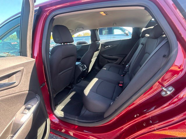 Used 2018 Chevrolet Malibu Hybrid w/ Driver Confidence Package FWD image 12