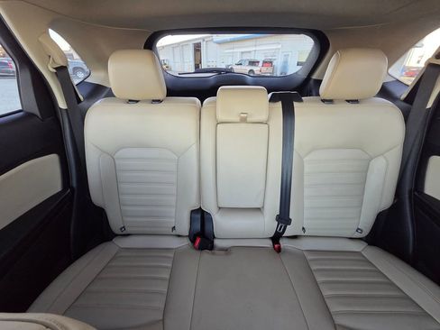 Used 2020 Ford Edge SEL w/ Cold Weather Package image 22