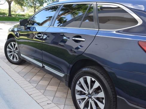 Used 2018 Subaru Outback 3.6R Touring AWD/4WD image 25