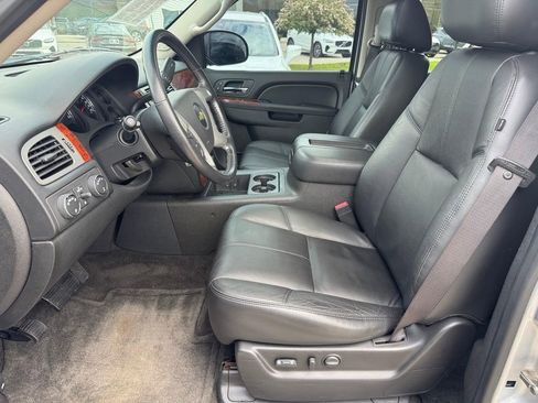 Used 2012 Chevrolet Suburban LT AWD/4WD image 7