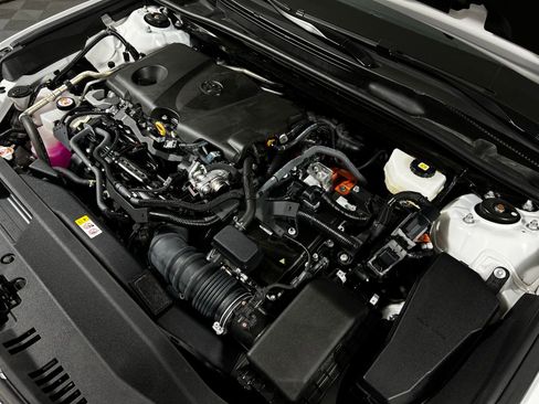 Used 2025 Toyota Camry LE image 11