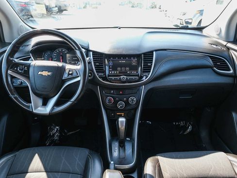 Used 2022 Chevrolet Trax LT w/ Driver Confidence Package AWD/4WD image 12