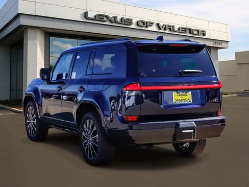 New 2026 Lexus GX 550 AWD/4WD image 2