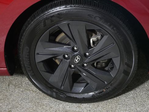 Used 2023 Hyundai Elantra SEL image 15