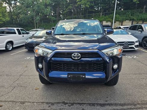 Used 2019 Toyota 4Runner SR5 AWD/4WD image 2