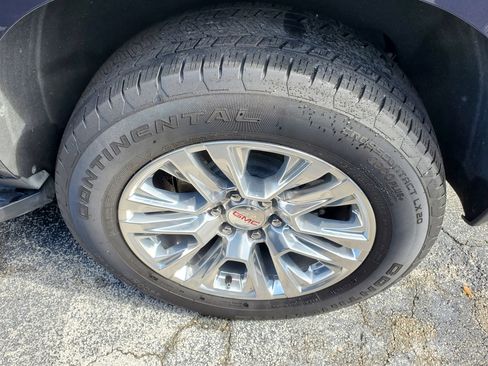 Used 2025 GMC Yukon Denali RWD image 6