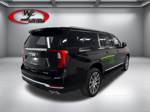 New 2026 GMC Yukon XL Denali w/ LPO, Floor Liner Package RWD image 6
