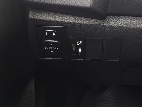 Used 2016 Toyota Corolla L image 12