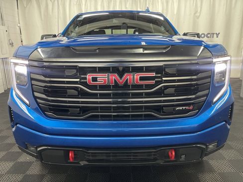 Used 2022 GMC Sierra 1500 AT4 w/ AT4 Preferred Package image 3