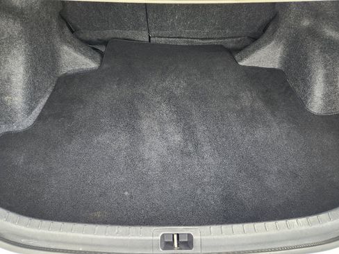 Used 2019 Toyota Corolla LE image 32