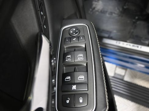 Used 2022 RAM 1500 Limited w/ Body Color Bumper Group AWD/4WD image 19