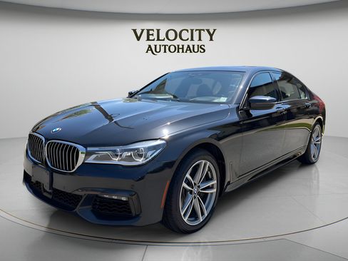 Used 2019 BMW 750i xDrive w/ Executive Package AWD/4WD image 4