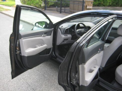Used 2020 Hyundai Elantra SEL FWD image 9
