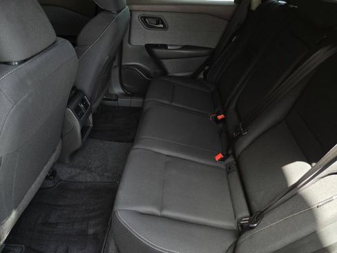Used 2023 Nissan Rogue S FWD image 11