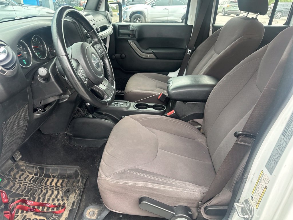 Used 2017 Jeep Wrangler Unlimited Sport w/ Connectivity Group AWD/4WD image 5